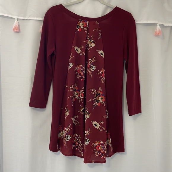 Maroon 3/4 length sleeve shirt - Picture 2 of 2